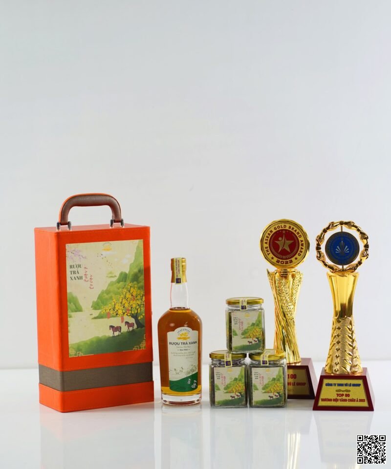 Bộ quà tết ý nghĩa từ rượu trà xanh Vũ Lê Group