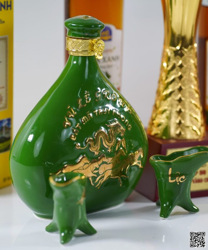 Rượu trà xanh đế vương vũ lê group