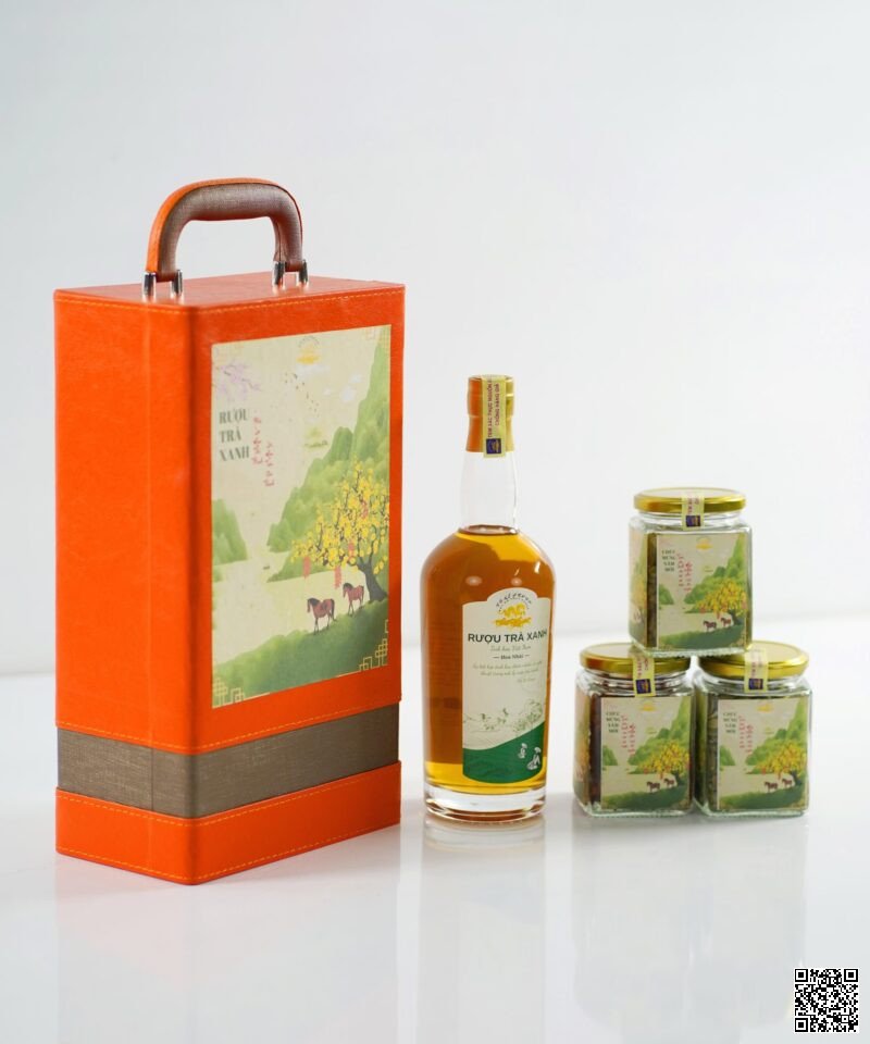 Set quà tết ý nghĩa rượu trà xanh